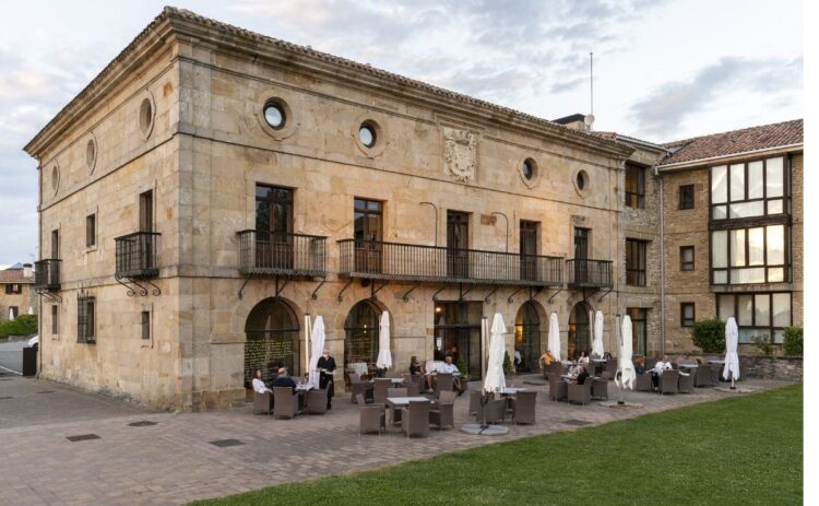 Disfruta del palacio del Parador de Argómaniz en promoción