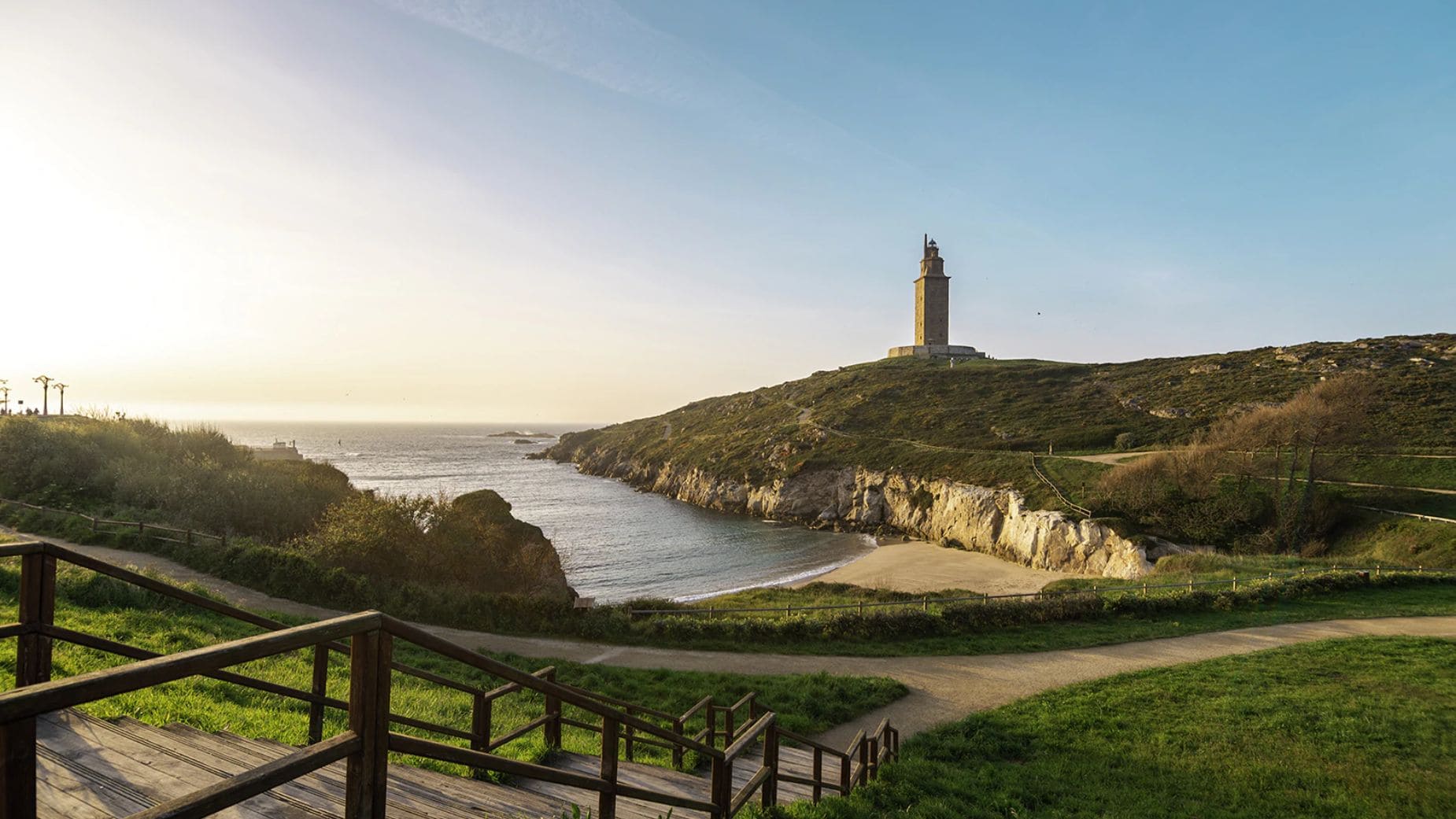 Torre de Hércules, uno de los monumentos de A Coruña, ciudad accesible