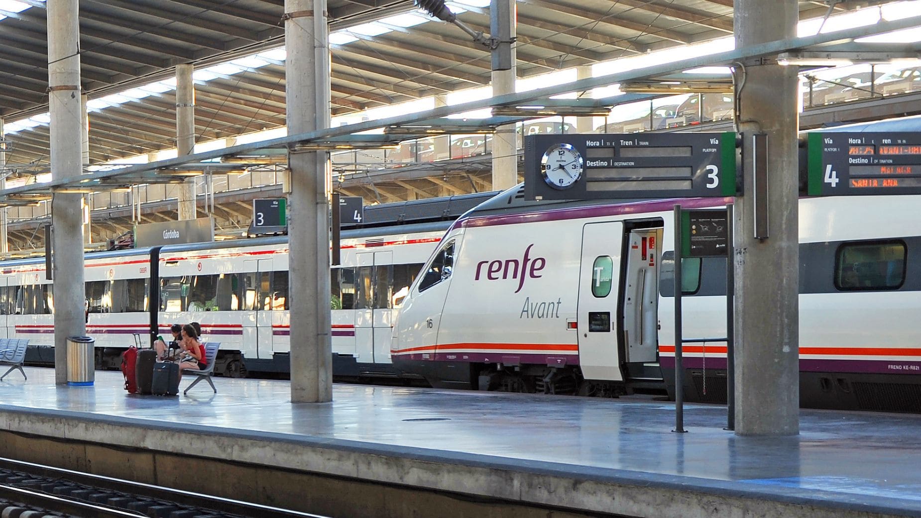 Caducidad del abono de transporte de Renfe./ Licencia Adobe Stock