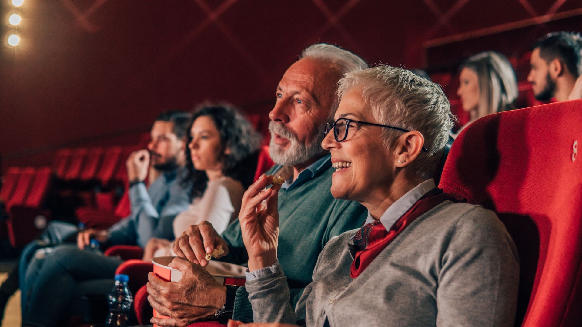 Personas mayores en el cine