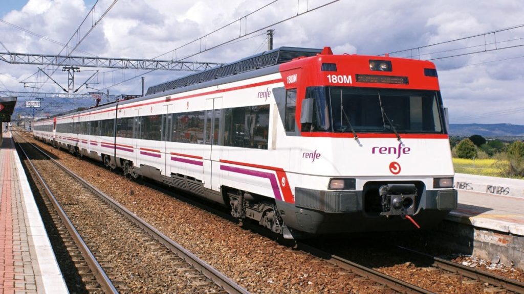 Renfe amplía el periodo para renovar la 'Tarjeta Dorada' de forma trianual