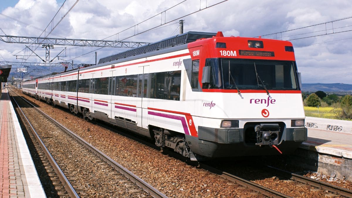 Renfe amplía el periodo para renovar la 'Tarjeta Dorada' de forma trianual