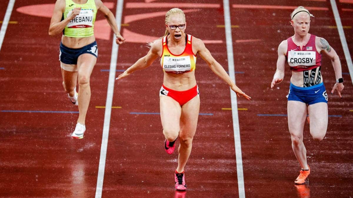 Adiaratou Iglesias compitiendo en atletismo adaptado./ Foto del Comité Paralímpico Español