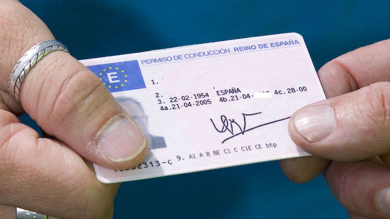 La DGT señalan que personas podrán renovar el carnet de conducir totalmente gratis