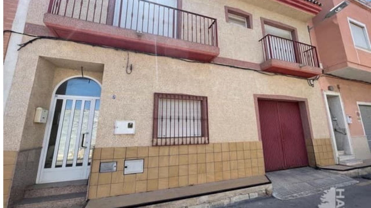 Caixabank baja el precio de este chalet en más de 40.000 euros